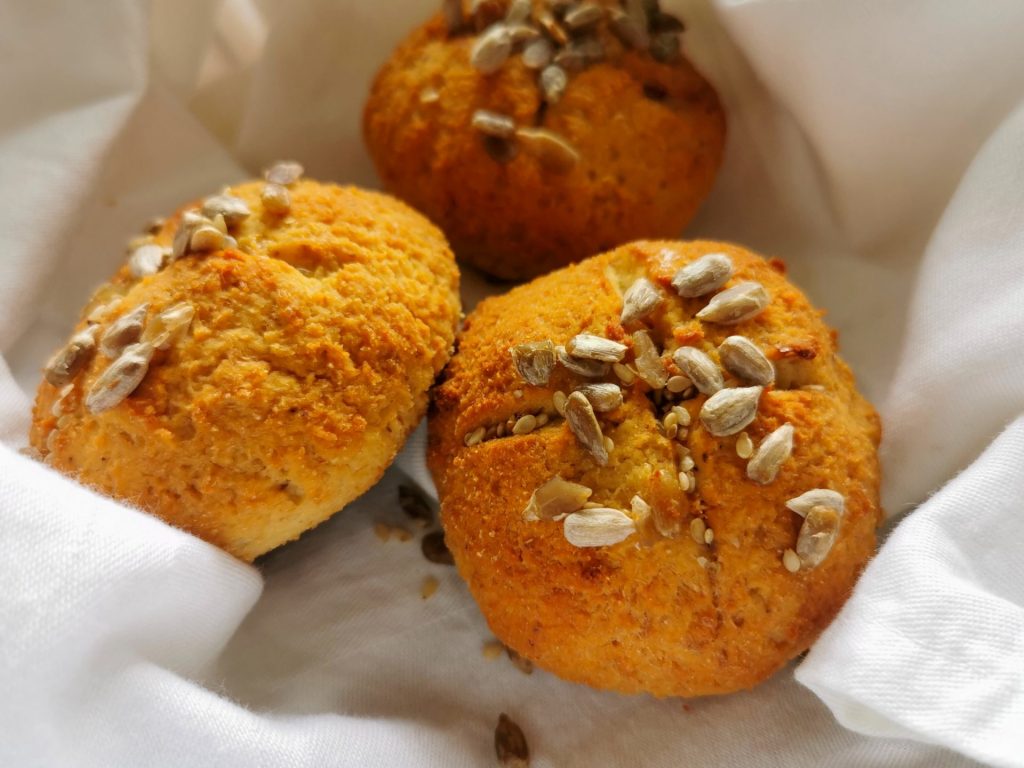 Eiweißbrötchen Korb
