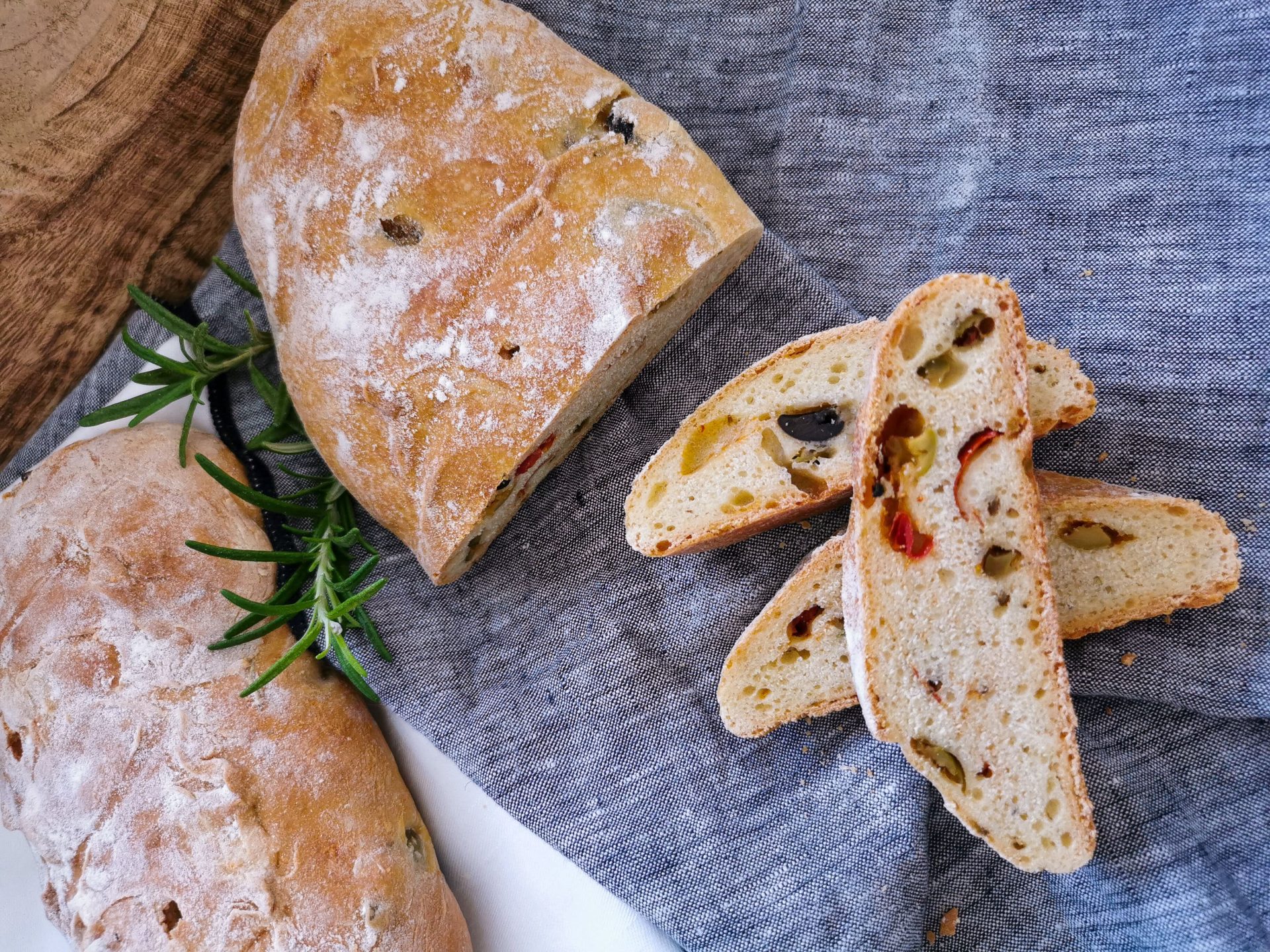 Oliven-Baguettes mit Tomaten und Rucola - Dorotas Quatsch