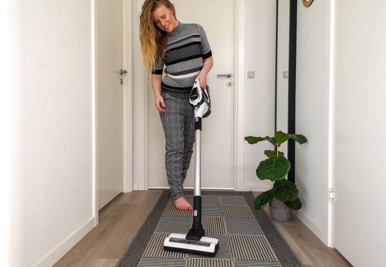 Testing Bosch Unlimited Vacuum Cleaner: BBS1224 - Dorothea Universe