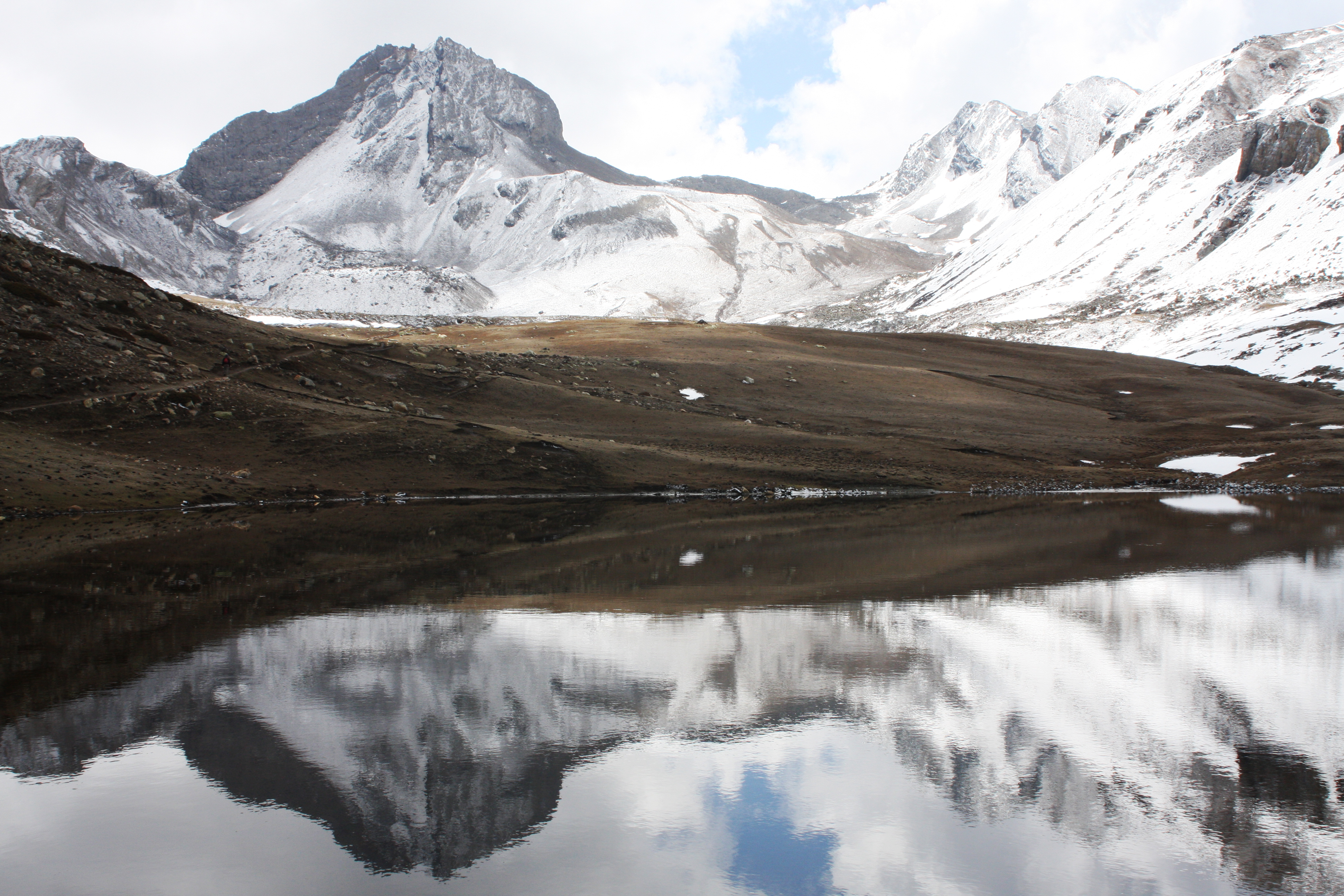 Annapurna Circuit Ice Lake (4.919m)