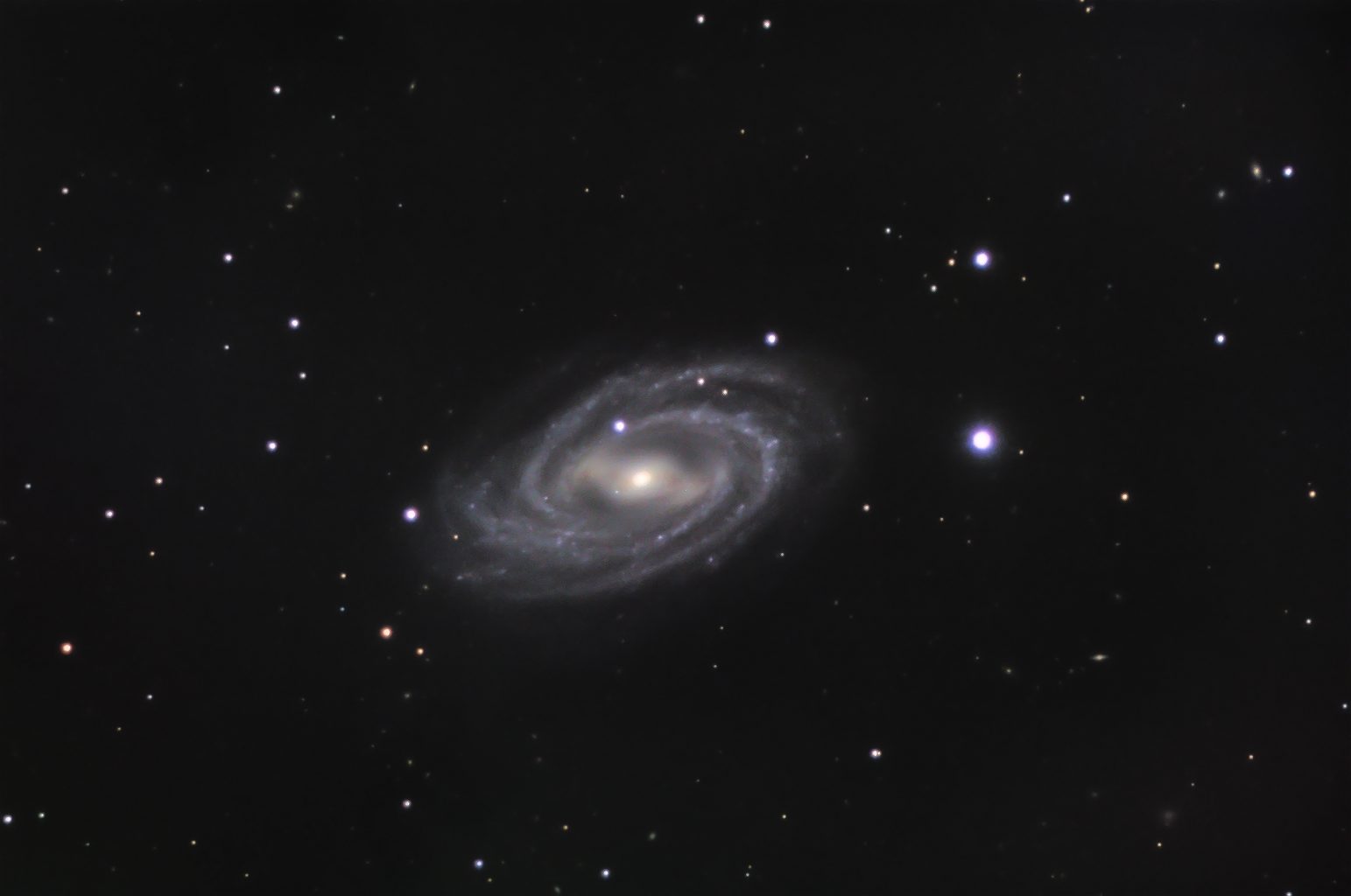 M109-C11-F7-ASI183mm-LRGB-May2020.jpg