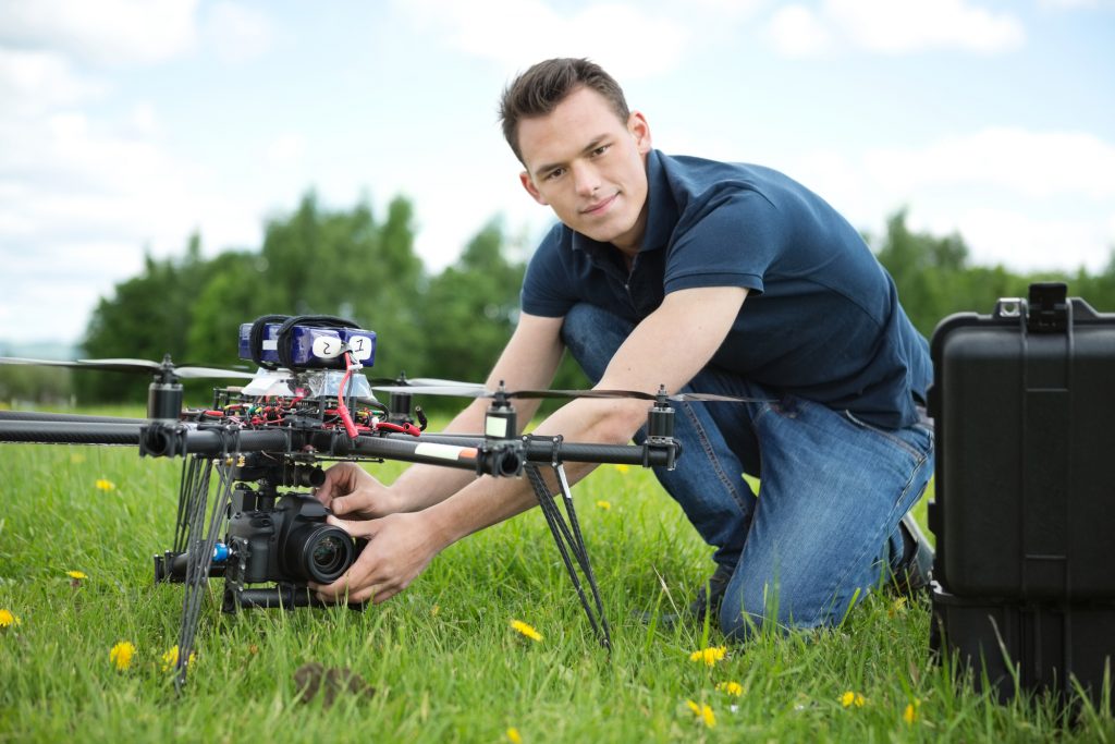 Droner er det nye elektroniske legetøj - Droneguide.dk