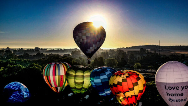Morgenlys og luftballoner