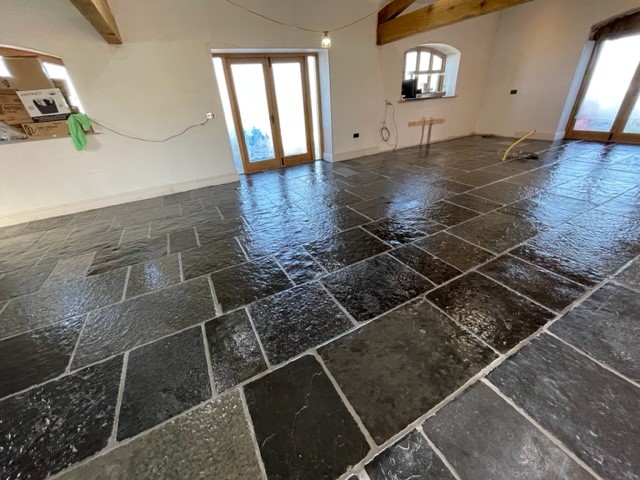 Barn Conversion floor with Limestone Flagstones (21)