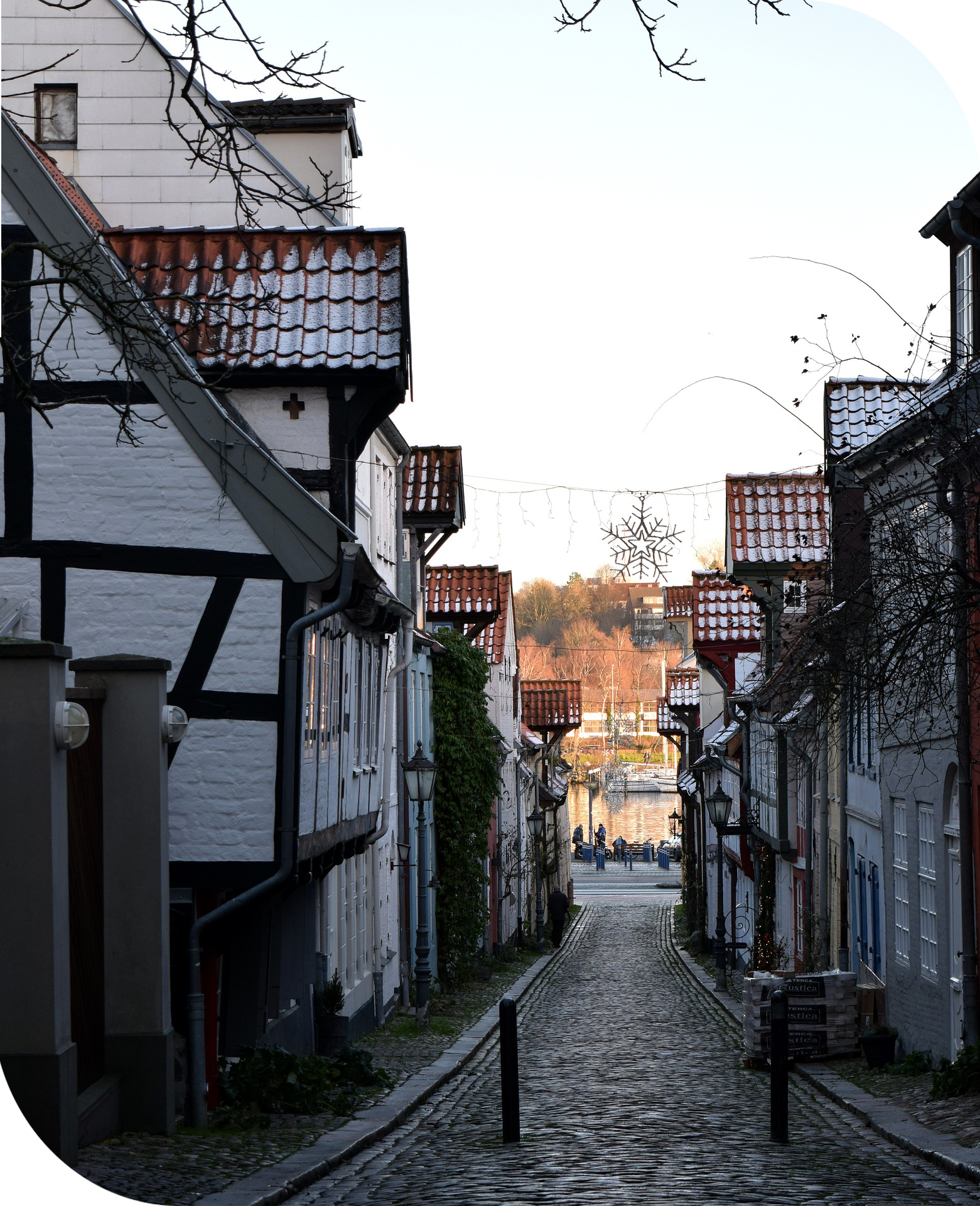alley-3940674_1920