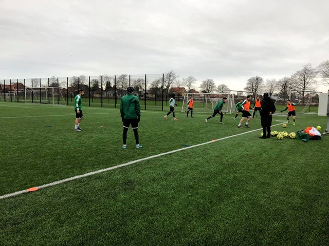 Spillerne i Næstved Boldklub skal vænne sig til professionelle forhold under Maximilian Dentz. (Foto: Næstved Boldklub)