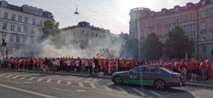 Sejren over Rusland skabte vilde jubelscener over hele det danske land. Her fra efterfesten på Østerbro i København. (Foto: Privat)