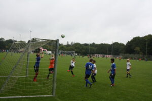 Masser af fodboldglæde hos ungdommen i Søndermarken i den sydlige del af Vejle. (Foto: Boldklub Vejle Kammeraterne)