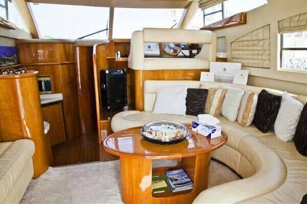 yacht rental dubai 10