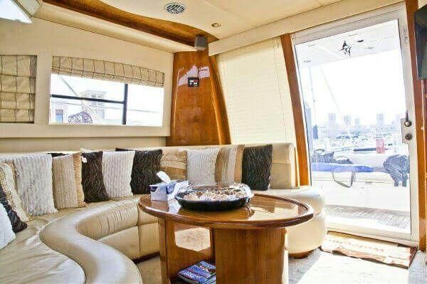 yacht rental dubai 9