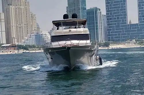 تاجير يخت في دبي من 1 الي 40 شخص