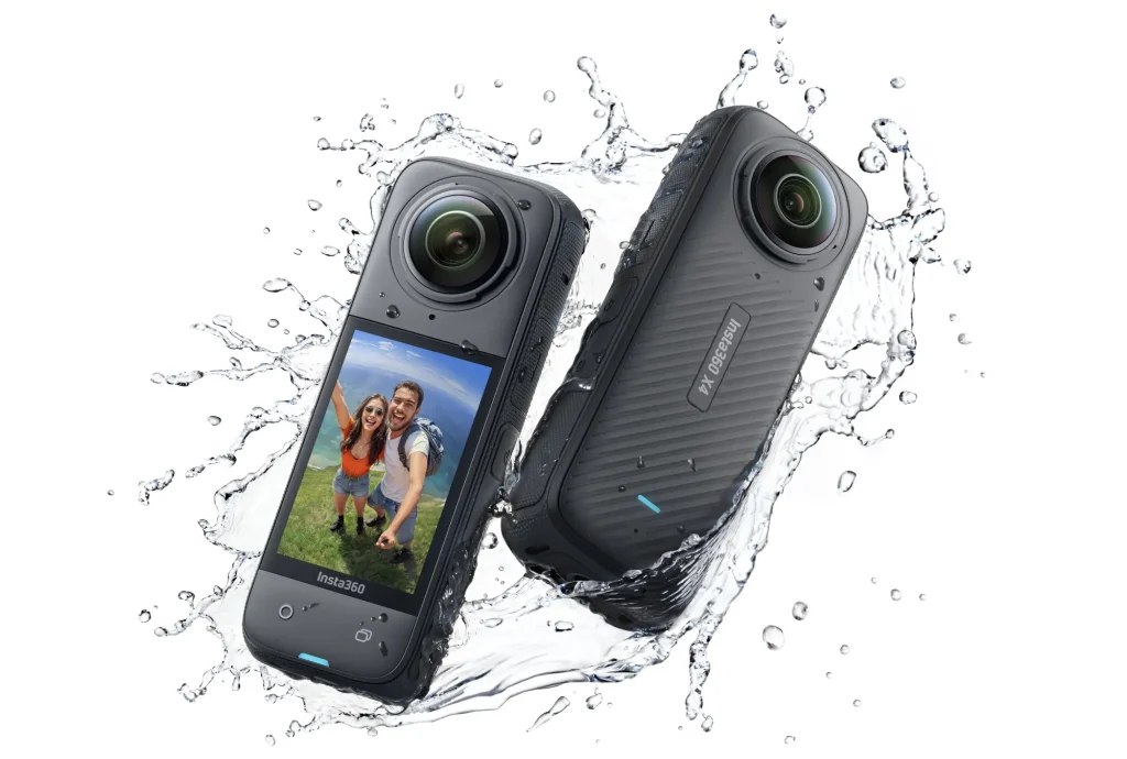 kameraet Insta360 x4 bliver sprøjtet til med vand