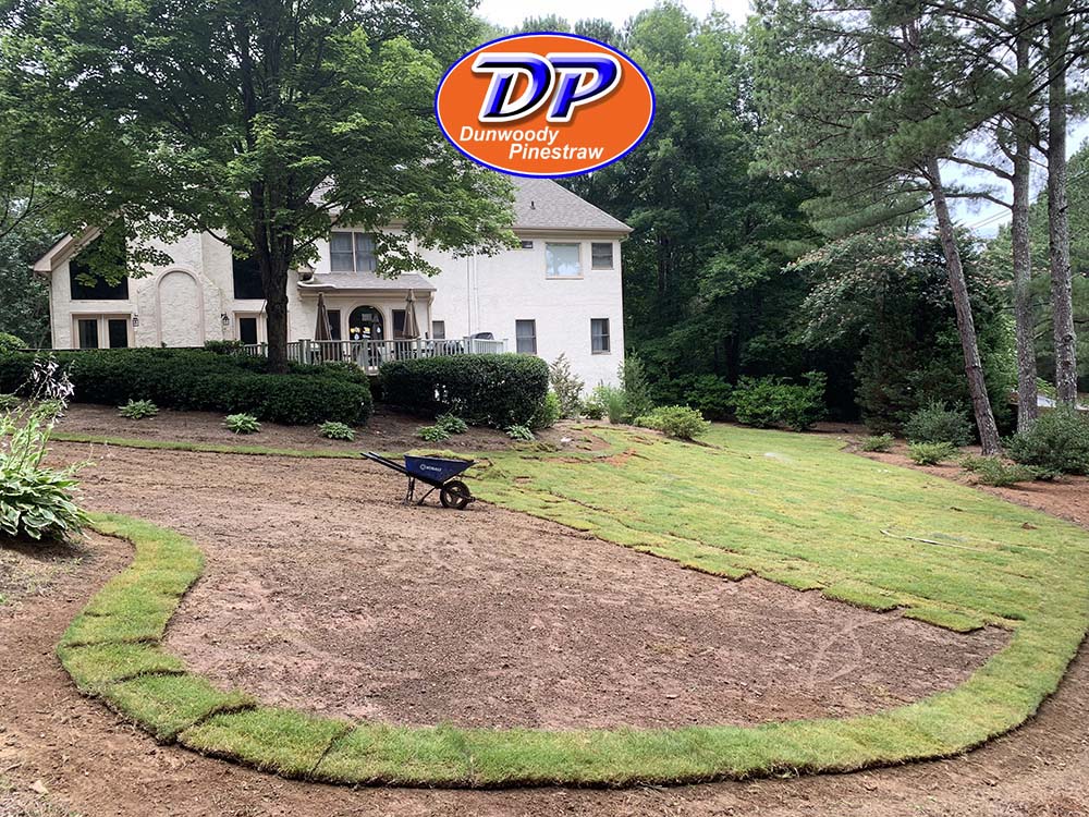 Landscape Installation Dunwoody Pinestraw