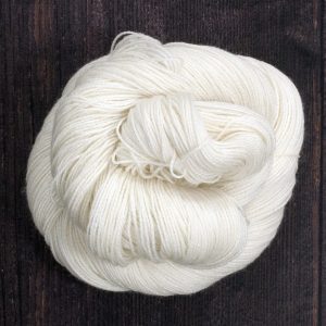 Tynd Sok - 75% Superwash Merino 25% Nylon - High twist 2 ply - 100g/425m - 175 kr.