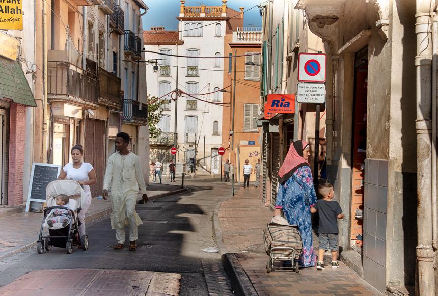 St. Jacques neighbourhood, On the way to the Casanyes Market