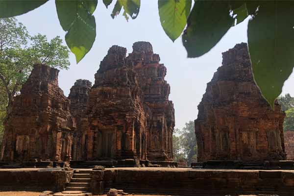GIORNO 10 – Gruppo di Roluos e Tonle Sap