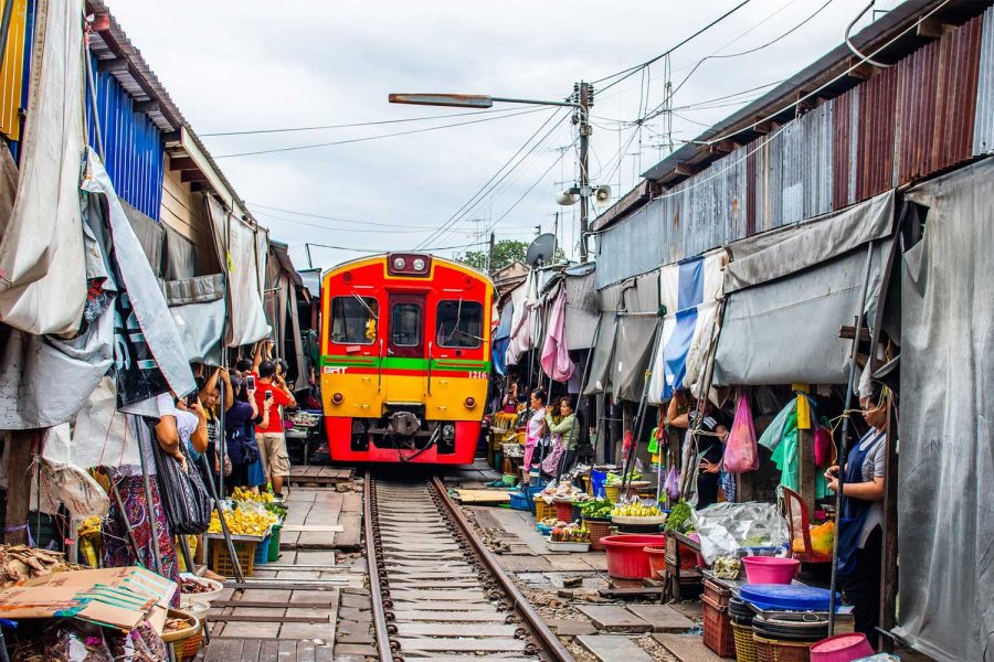 Bangkok - Mercato galleggiante e mercato sui binari del treno