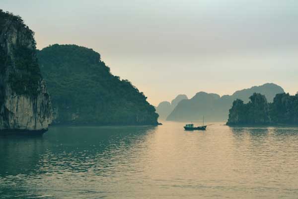 GIORNO 10 – Dalla Baia di Halong all’Aeroporto di Hanoi – Fine del Programma