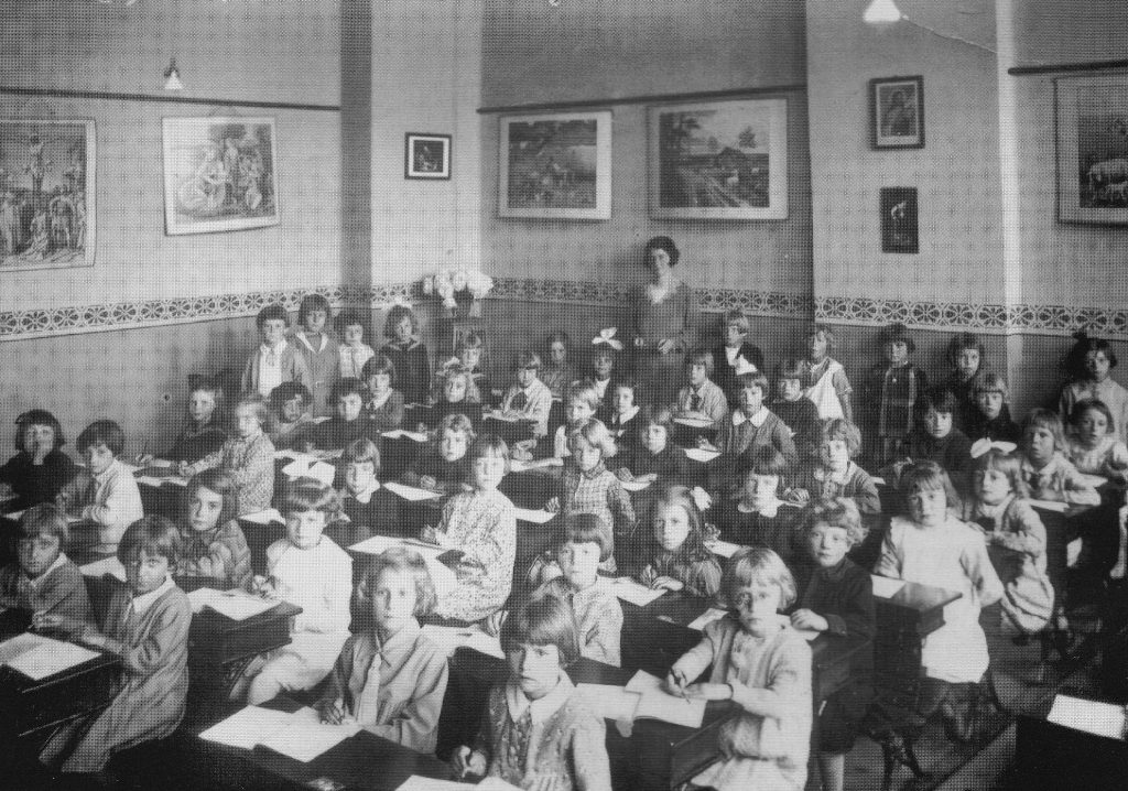 Angelaschool. Ca. 1931.