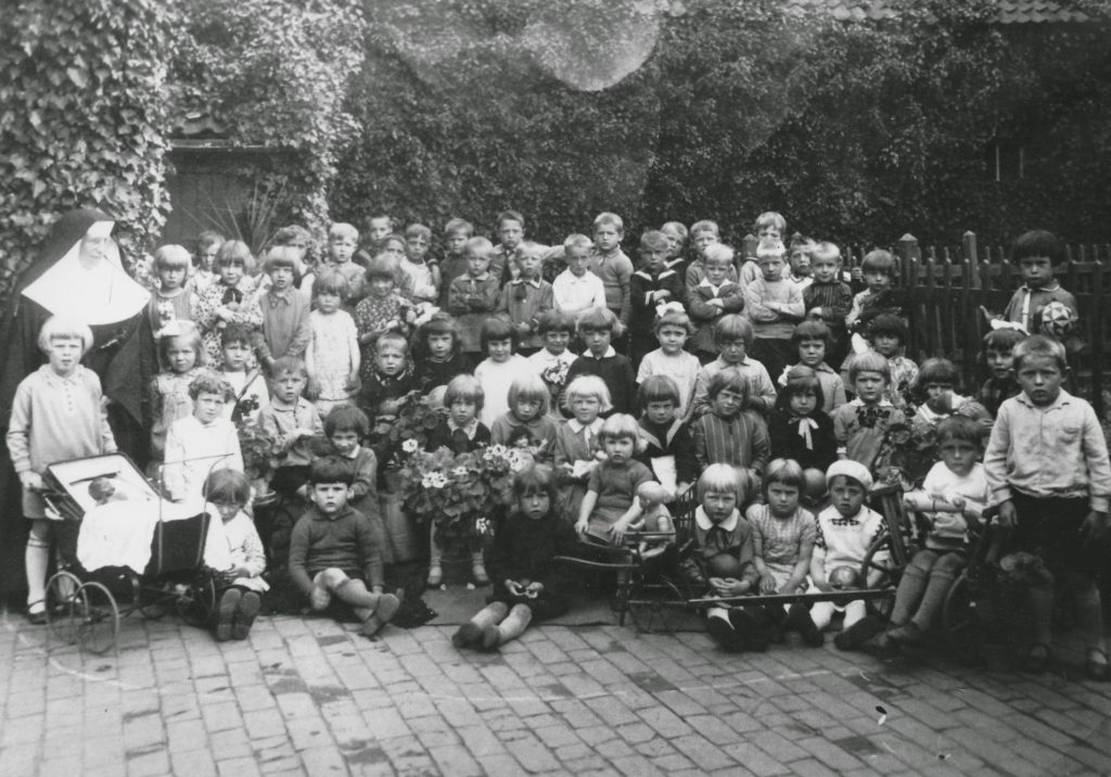 Angelaschool. Ca. 1930.
