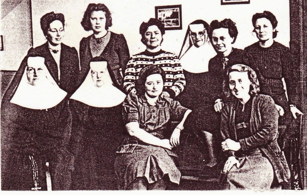 Angelaschool.  Personeel in 1947.