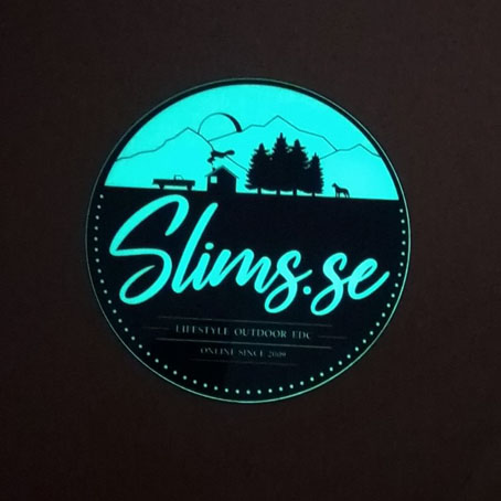 Slims.se Glow In The Darksticker lyser