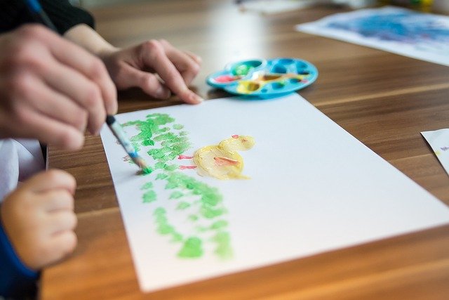 Montessori: ensinar uma criança a desenhar: Sim ou não?