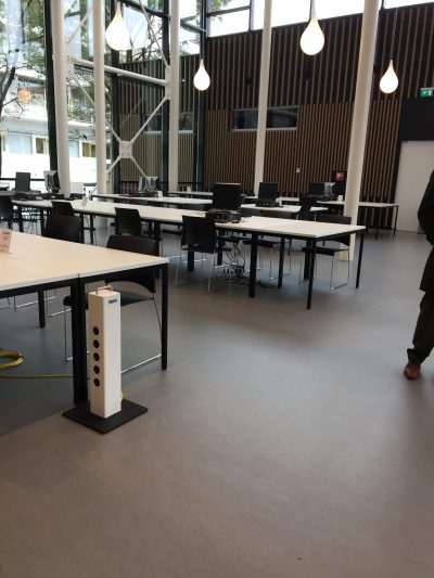Maak uw inrichting compleet Laptopzuil, energiezuil, werkplekvoorziening,design,veilig,robuust