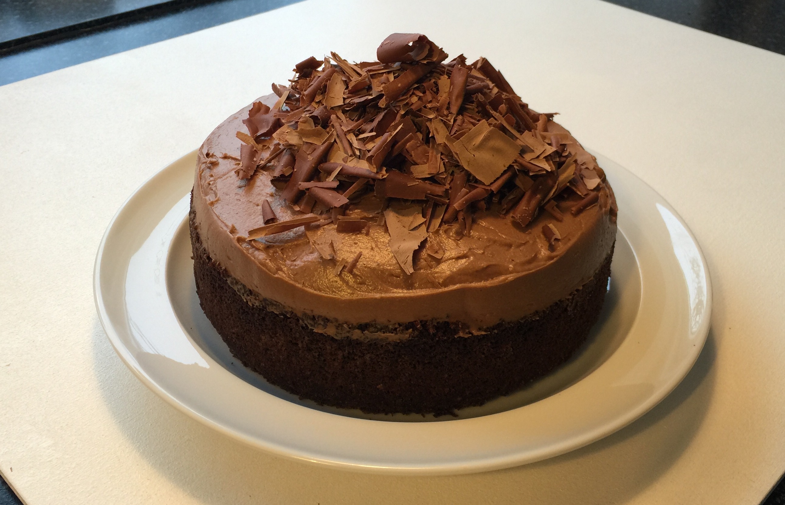 Chokoladekage med chokoladecreme - Egeriis kager