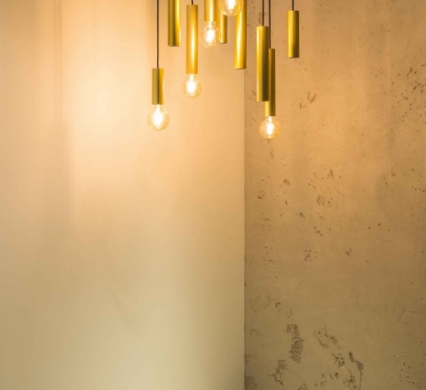 Pendelleuchte-Delta-line-und-light-Hedra-gold-modern-Eggers-Einrichten-Interior-Design-Muenchen-Raumausstattung-Inneneinrichtung-2-X