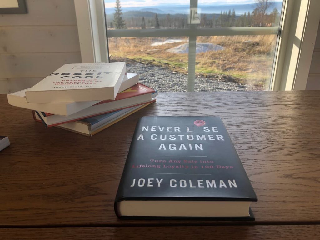 Never lose a customer av joey coleman again bok cover