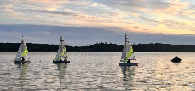 Juniorträningen för Feva och optimist är igång.