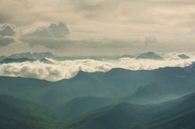 Valle de Valdeón, nubes sobre Mampodre