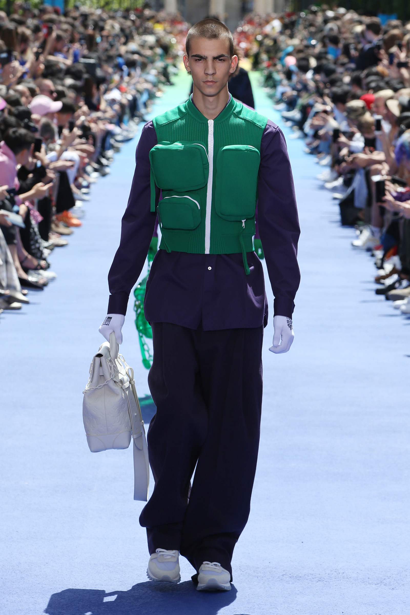 El maletín masculino de Louis Vuitton se reinventa para los