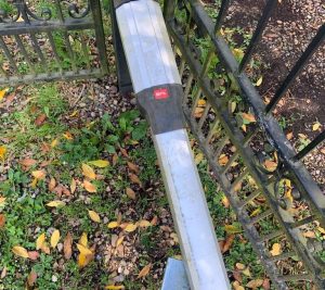 Broken-gate-motor-bracket-768x684-1.jpg