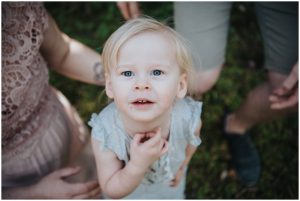 Gravidfotografering med hela familjen i Tullinge