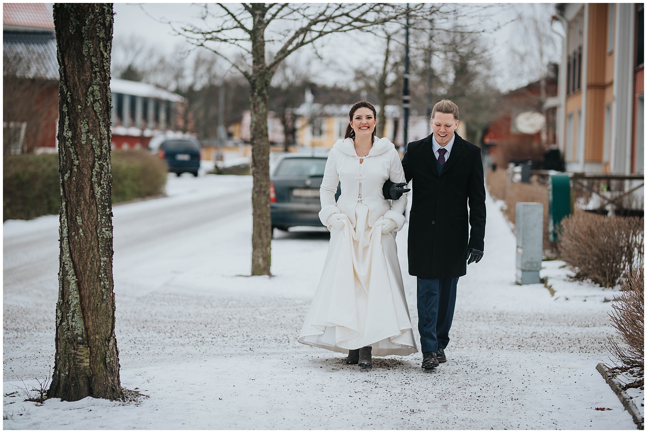 Sara och Christoffers vinterbröllop i Järfälla Kyrka