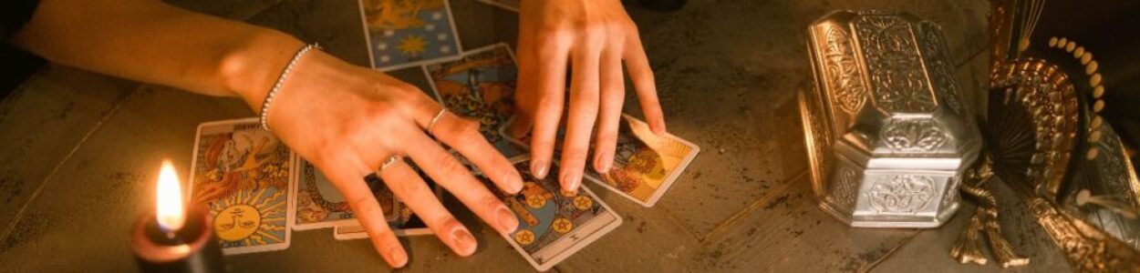 Hemsidan - Vägledning Tarot 1 år framåt 2025 kvartalsvisvia Zoom