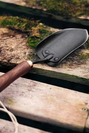 Garden Trowel – Walnut