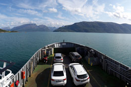 Een stukje met de ferry richting Alta.