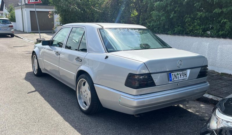 Mercedes-Benz 500E full