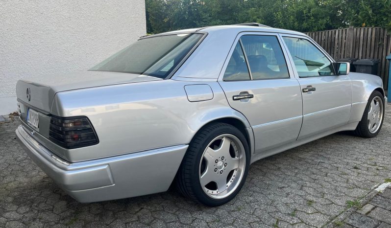 Mercedes-Benz 500E full