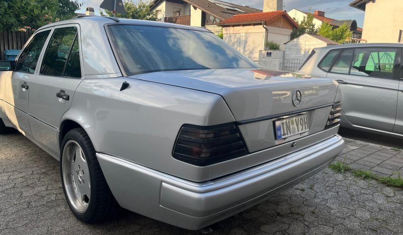 Mercedes-Benz 500E full