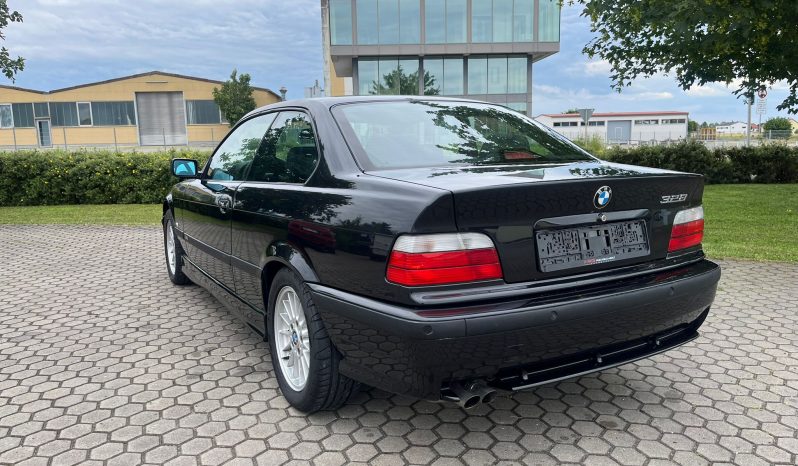 BMW 328i Coupé Sport Edition 142 kW (193 PS) full