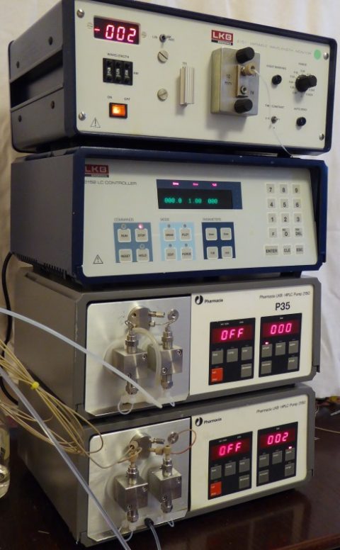 LKB 2150 gradient HPLC system with UV detector