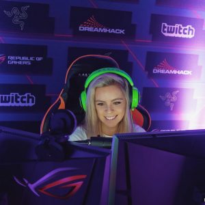 Gamer girl Dreamhack - Emzia Twitch