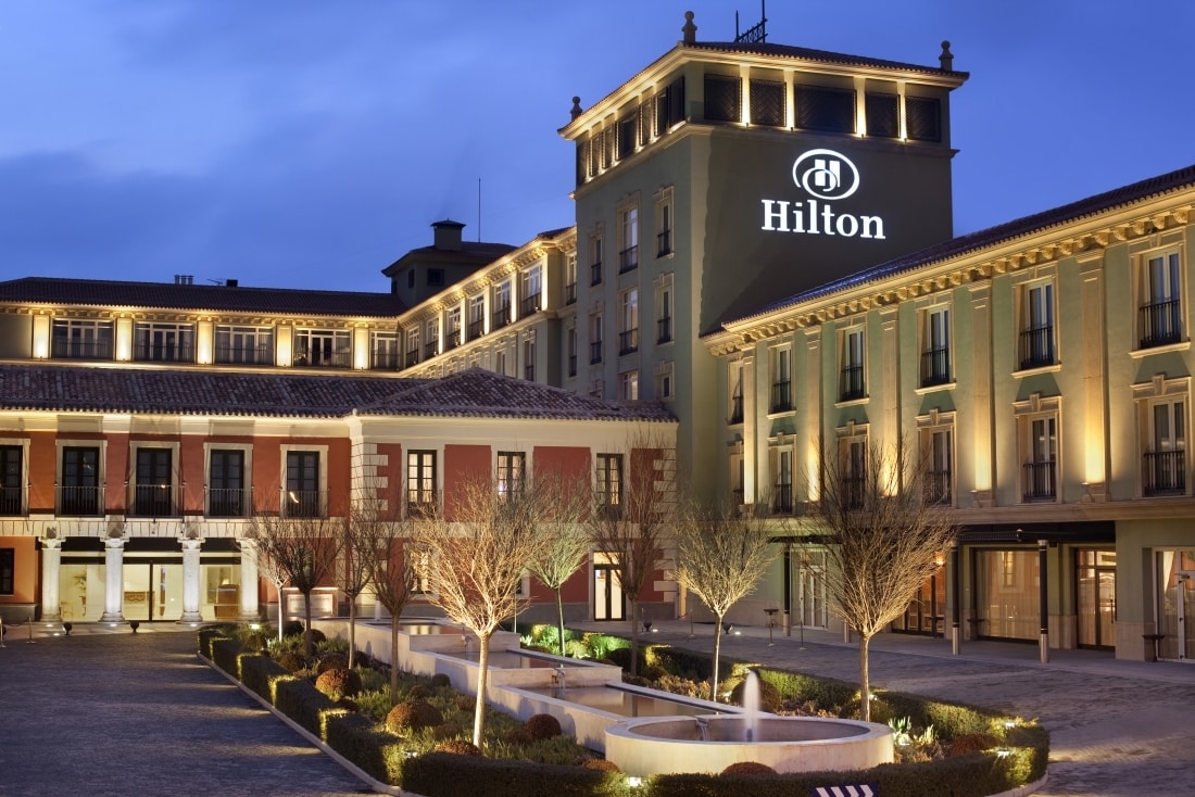 6 Amazing Facts About the Hilton Hotel | Encliptic | Digital Twin Marketing