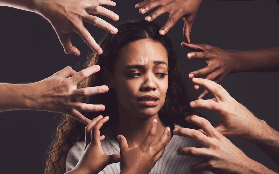 Werkgerelateerd Trauma: Wanneer een collega op je blauwe plek blijft duwen…