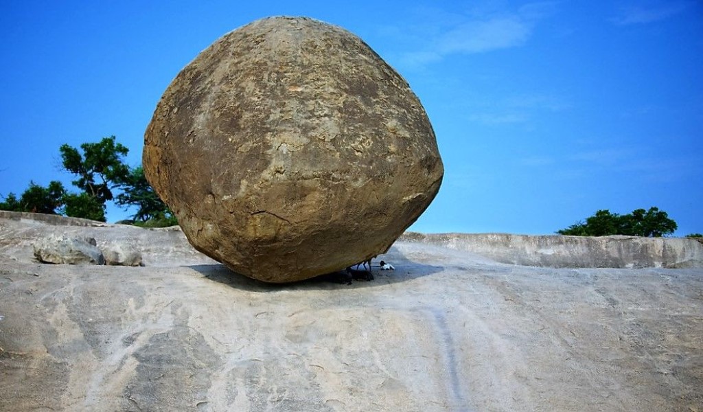 Krishna Butter Ball, il masso che sfida le leggi della fisica