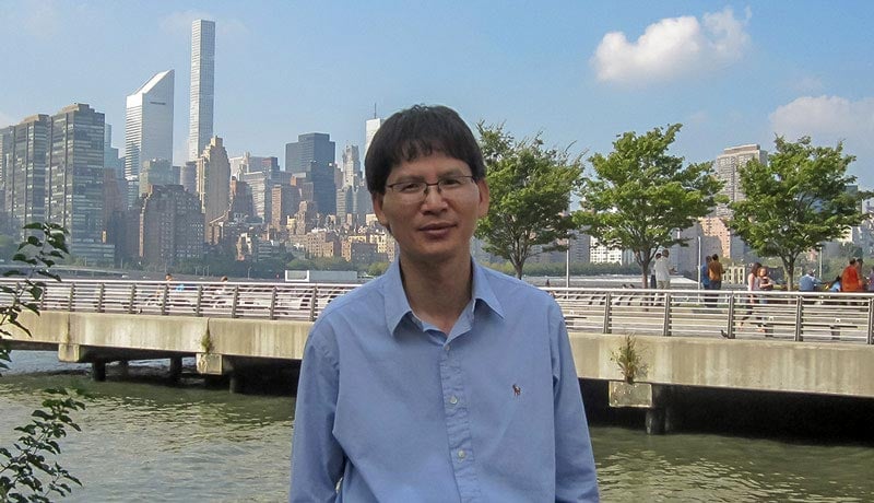 Il professore Pham Tiep che ha risolto i due enigmi matematici